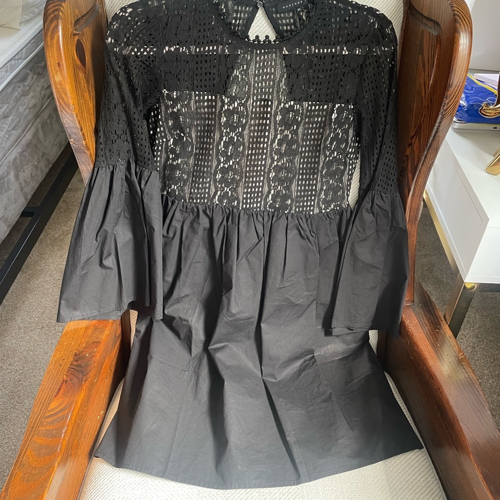 Endless rose lace bell sleeve dress